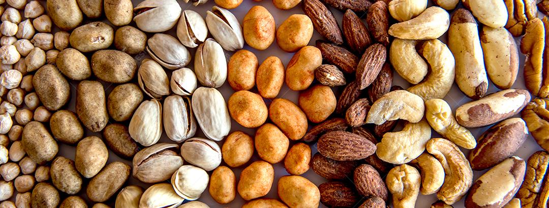 Lanche saudável, feijão, pistache, castanha do Brasil, grão de bico, amendoim