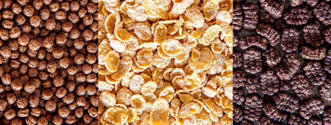 Fundo de textura de diferentes flocos de milho, formato ao ar livre