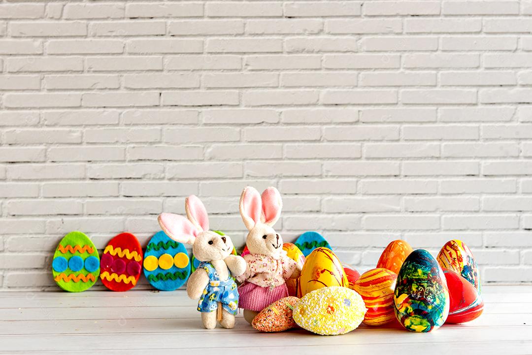 Conceito de Páscoa, ovos de Páscoa e coelhinho da Páscoa.