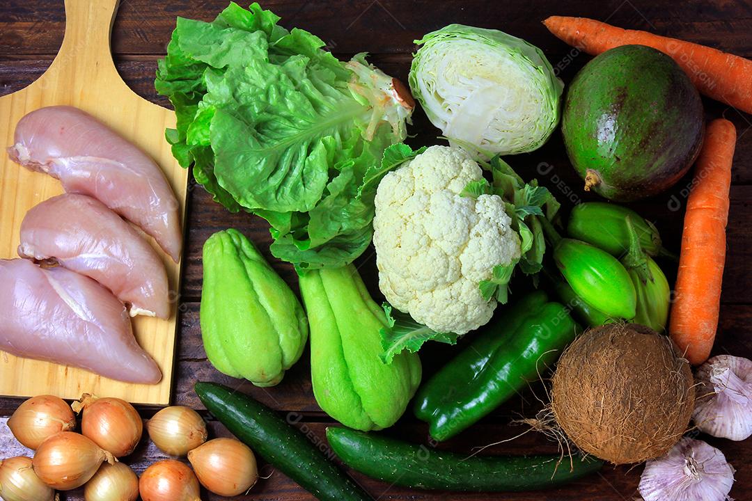 alimentos com baixo teor de carboidratos consumidos nas dietas low carb, cetogênica e paelolítica