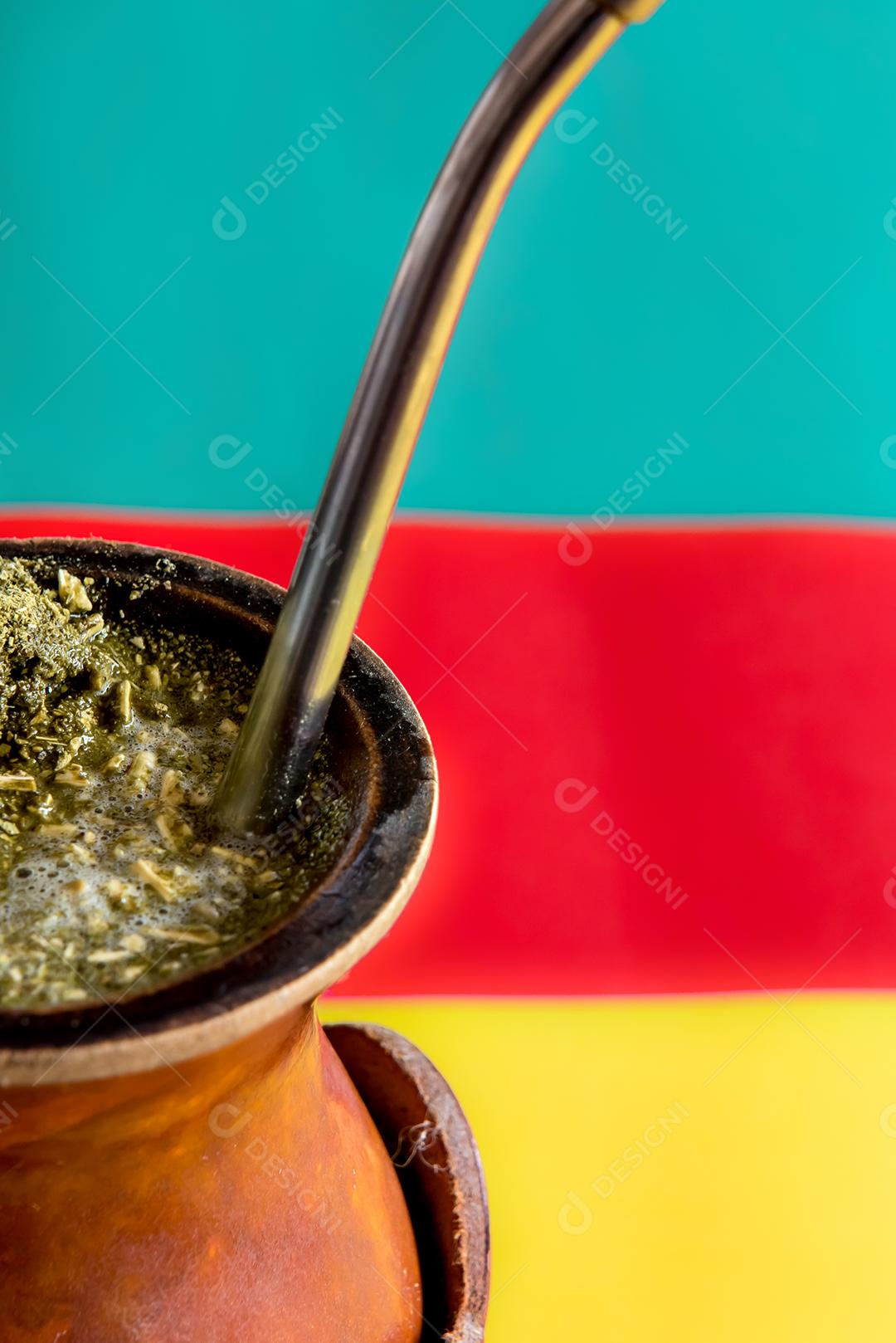 Semana tradicional no sul do Brasil. Semana Farroupilha dos Gaúchos. Erva Mate Tradicional Sul-Americana (chimarrão no Brasil)