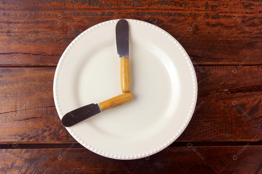 O jejum é um método de perda de peso cujo objetivo é fazer com que o corpo use as reservas de gordura