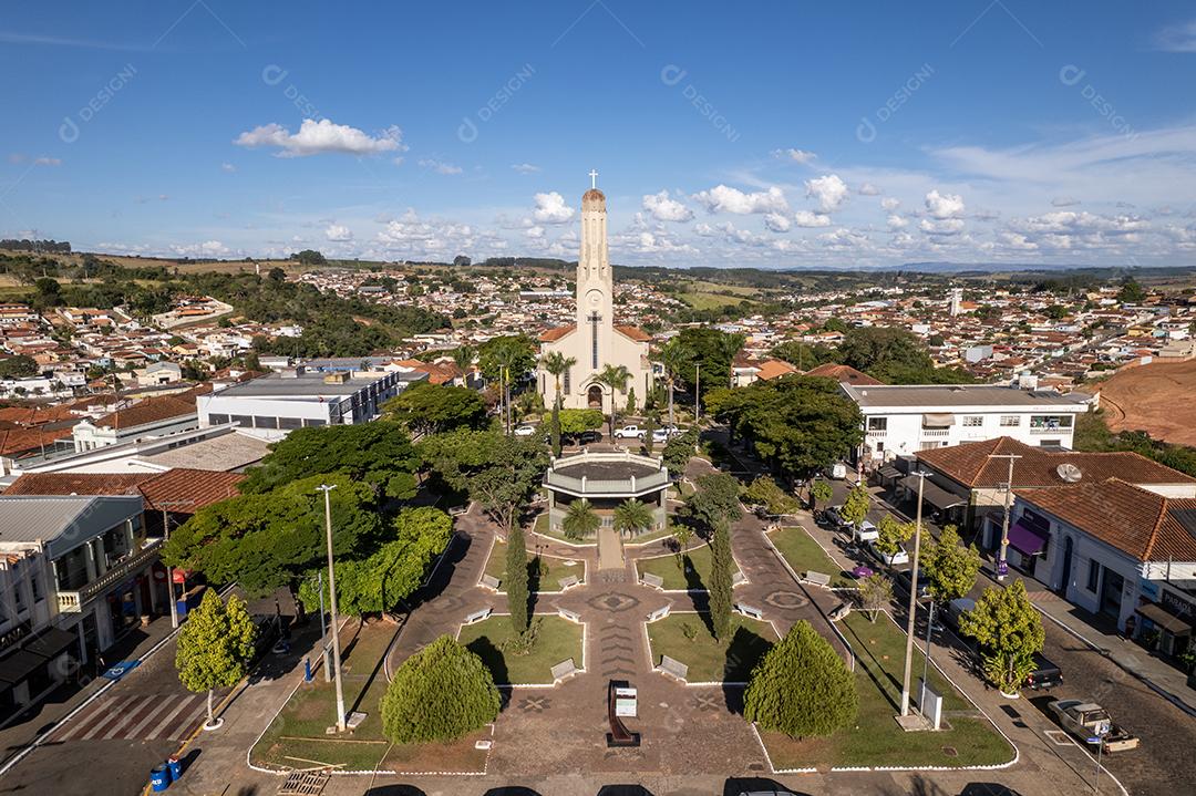 Vista aérea da pequena cidade de Cássia, sul de Minas Gerais, Brasil.
