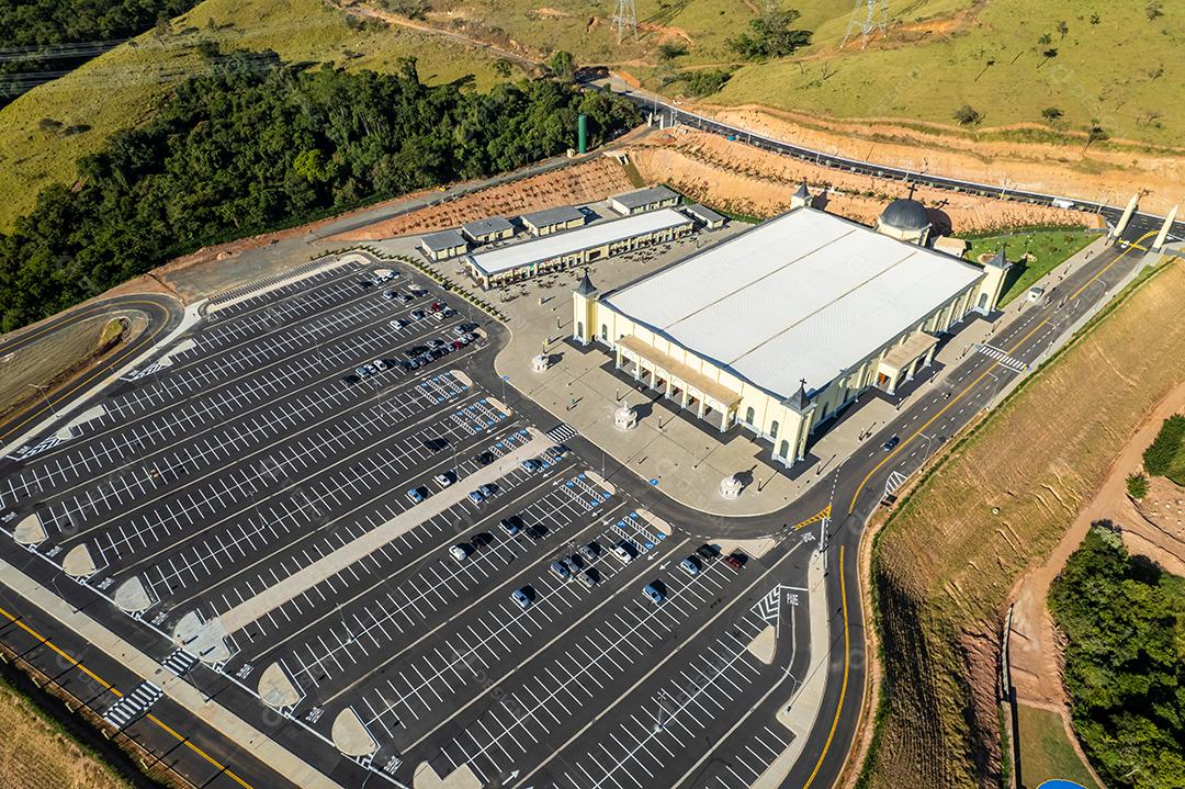 Vista aérea do maior santuário de Santa Rita do mundo em Cássia, Minas Gerais, Brasil.