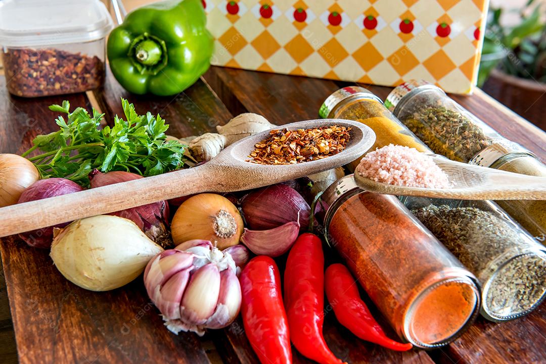 Diferentes temperos e especiarias para cozinhar