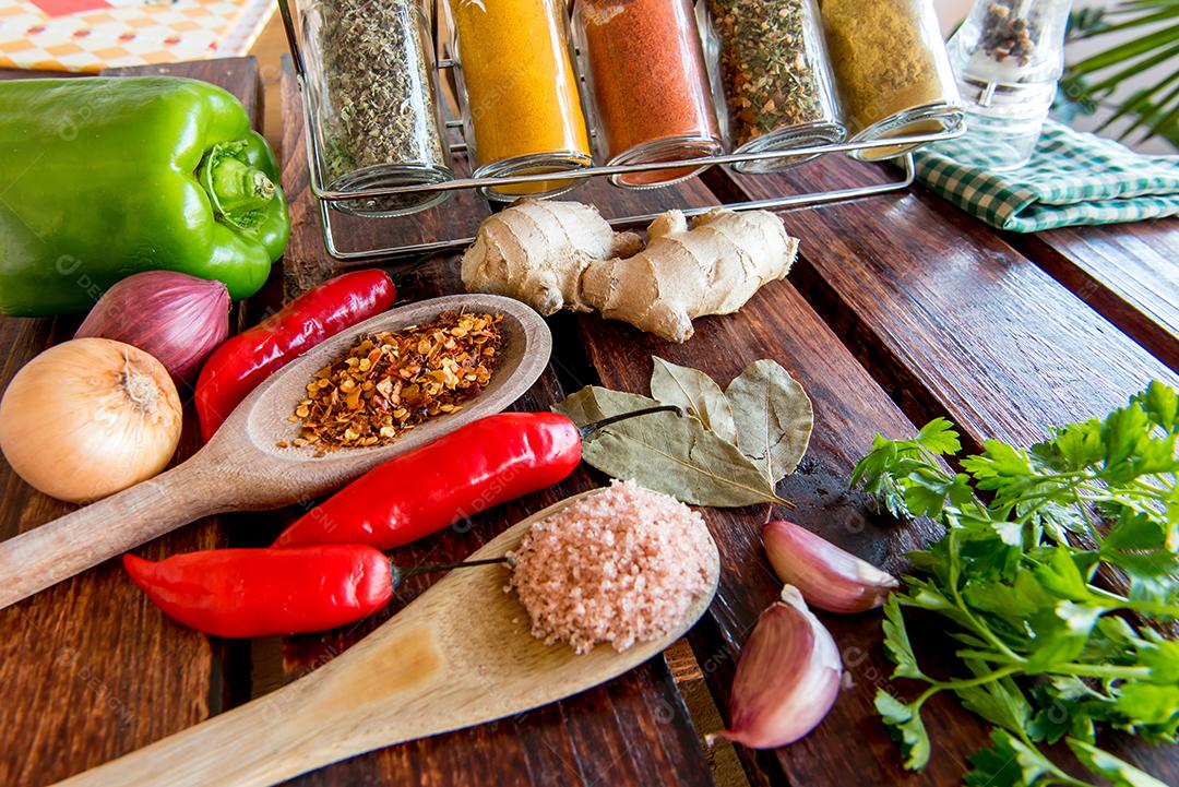 Diferentes temperos e especiarias para cozinhar