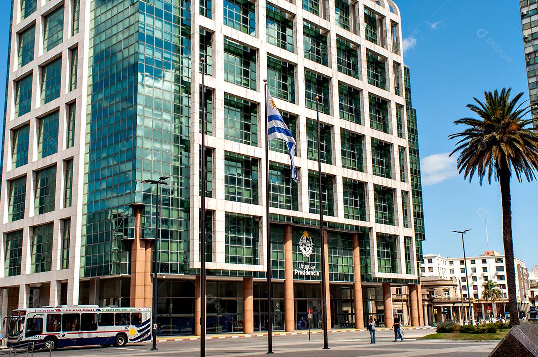 Edifício da sede presidencial do Uruguai na Plaza Independencia