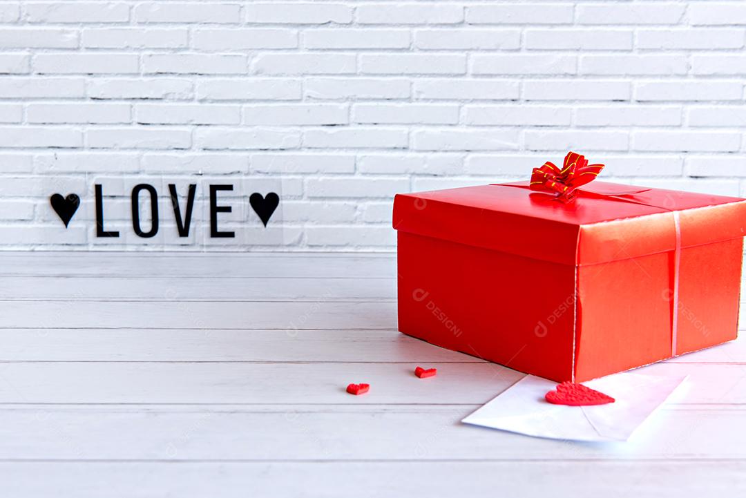 Dia dos namorados, presente e conceito de carta de amor