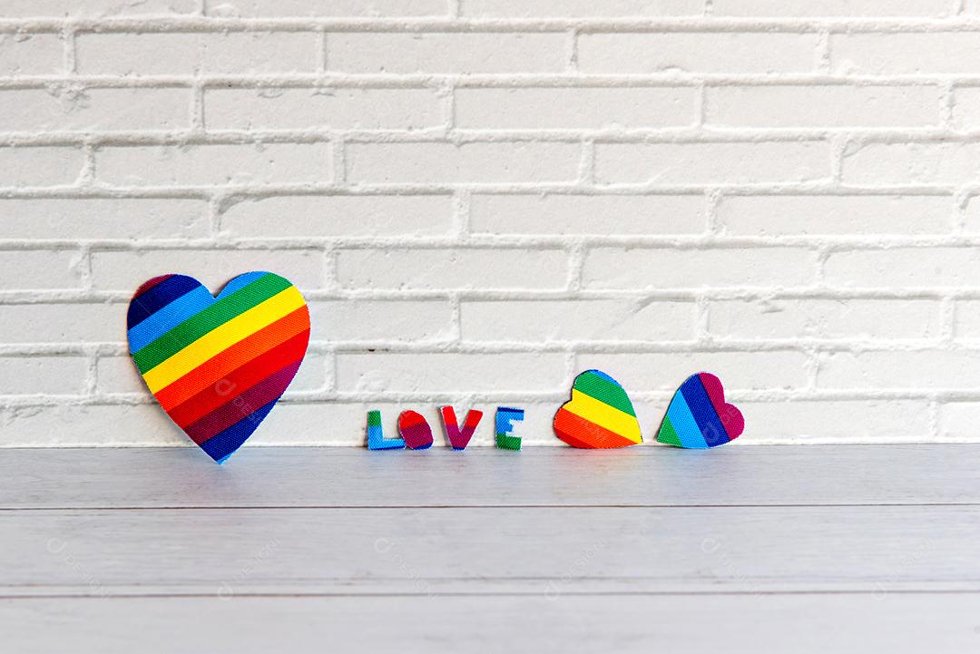 Conceito de dia dos namorados, corações coloridos (LGBT)