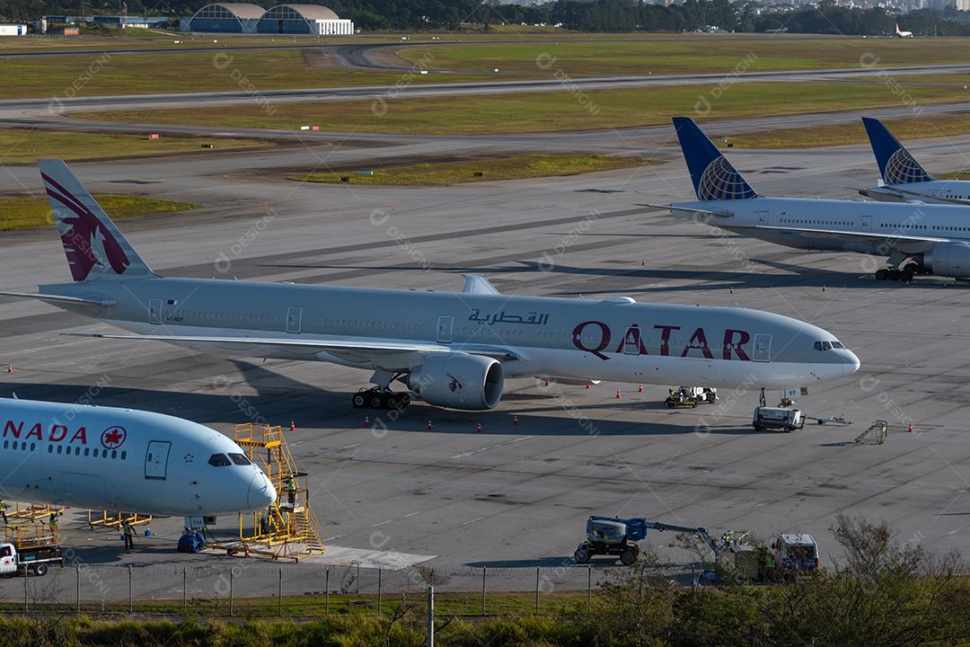Boeing Qatar estacionado na área de manutenção GRU AIRPORT, 30 de maio de 2022, São Paulo, Brasil.