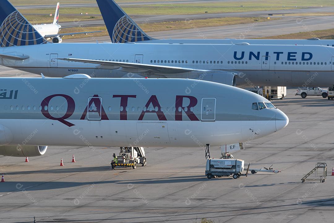 Qatar Boeing estacionado na manutenção GRU AIRPORT, 30 de maio de 2022, São Paulo, Brasil.