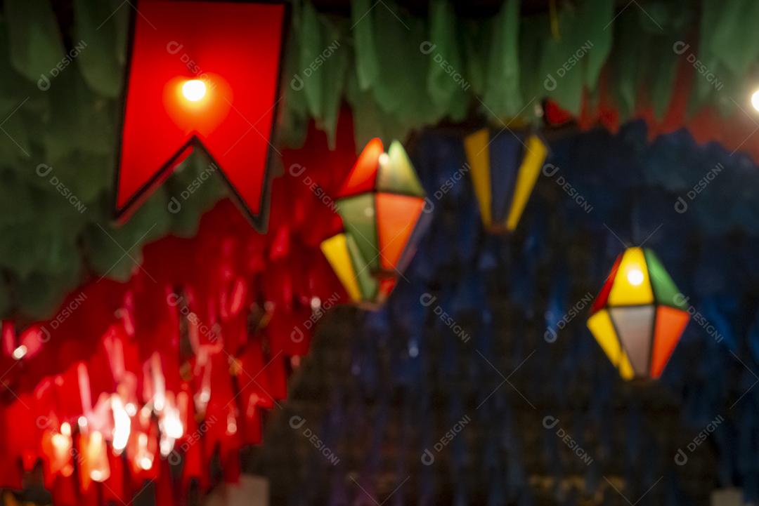 Varal com bandeiras de festa junina são joão
