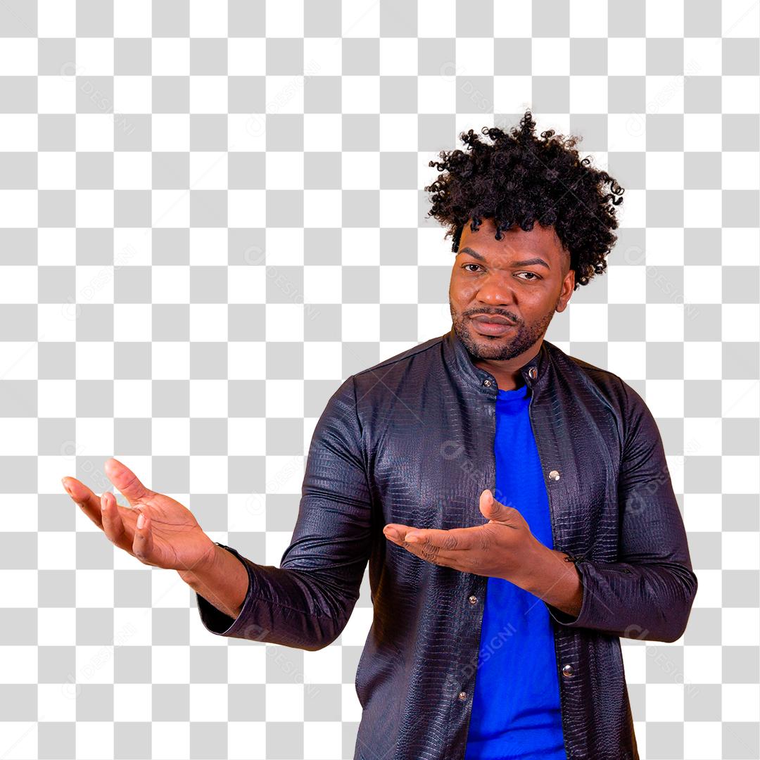 Homem jovem moreno com cabelo afro sorrindo PNG Transparente