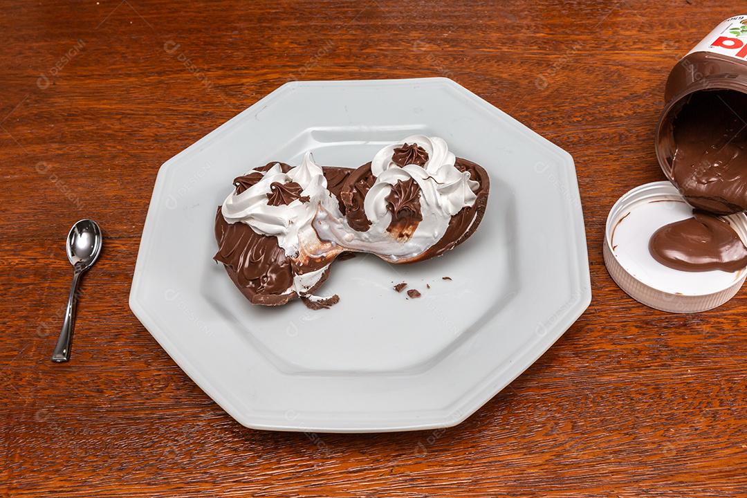 Ovo de páscoa gourmet de chocolate