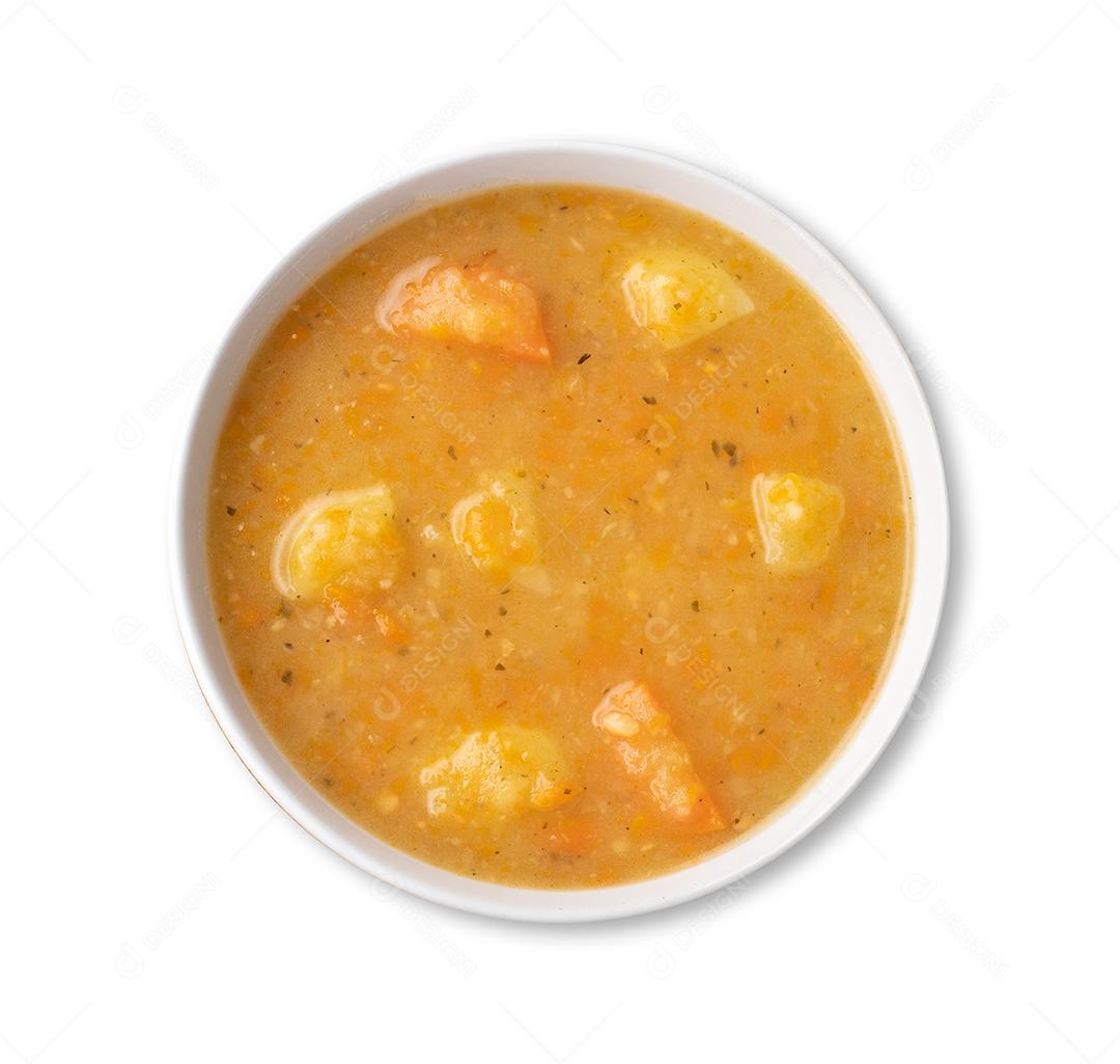 Sopa de legumes em uma tigela isolada sobre fundo branco