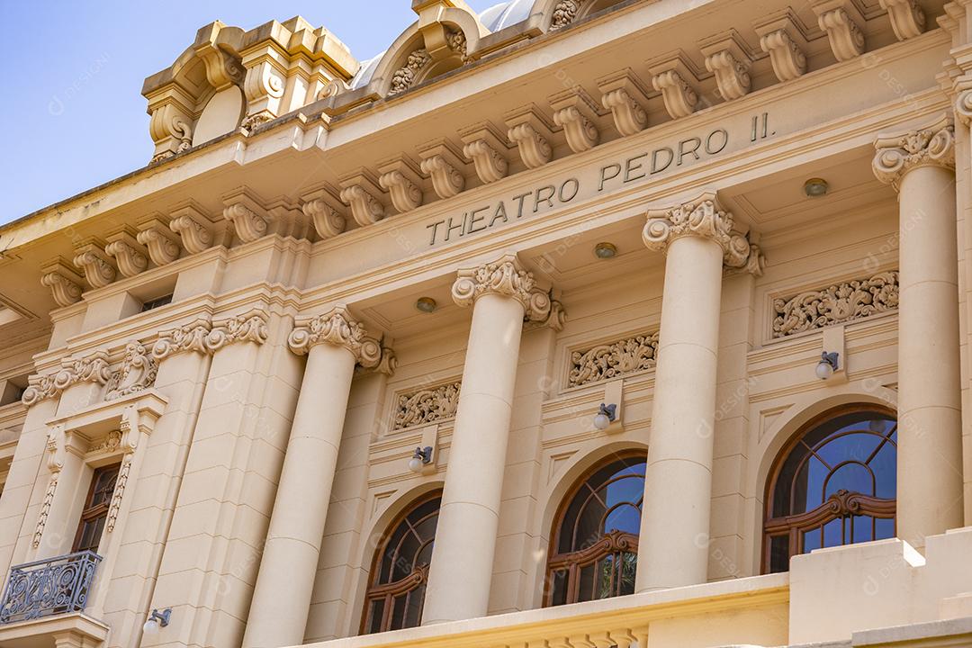 Teatro Pedro II O maior e mais antigo teatro da cidade