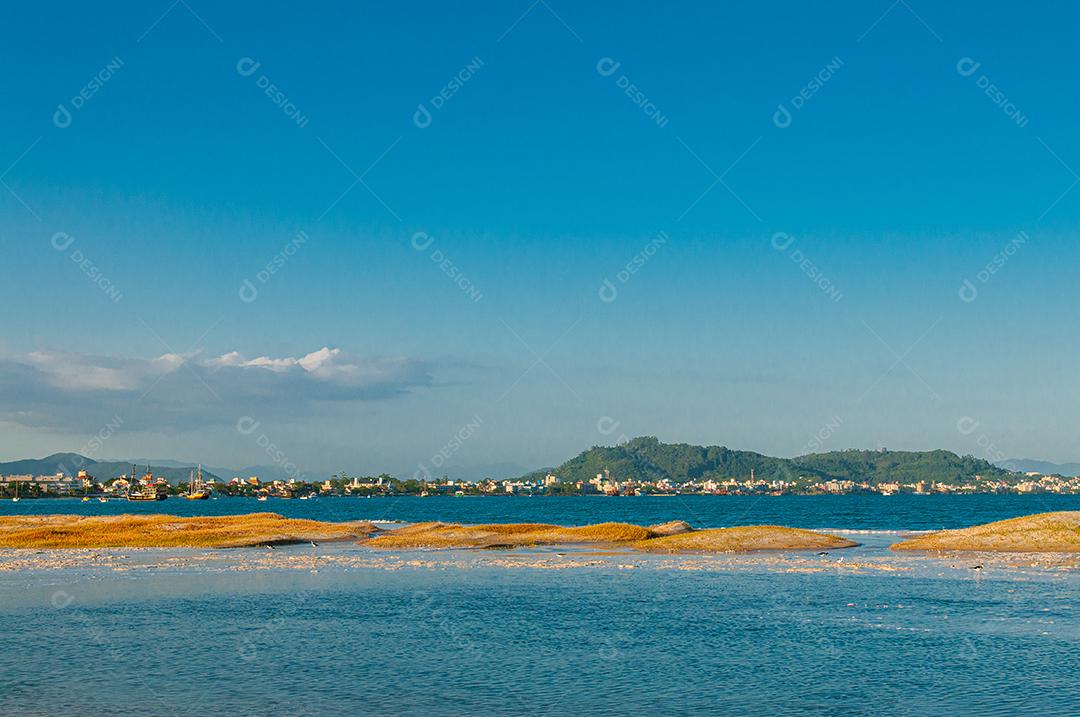 Navios navegando sobre mar praia paisagem