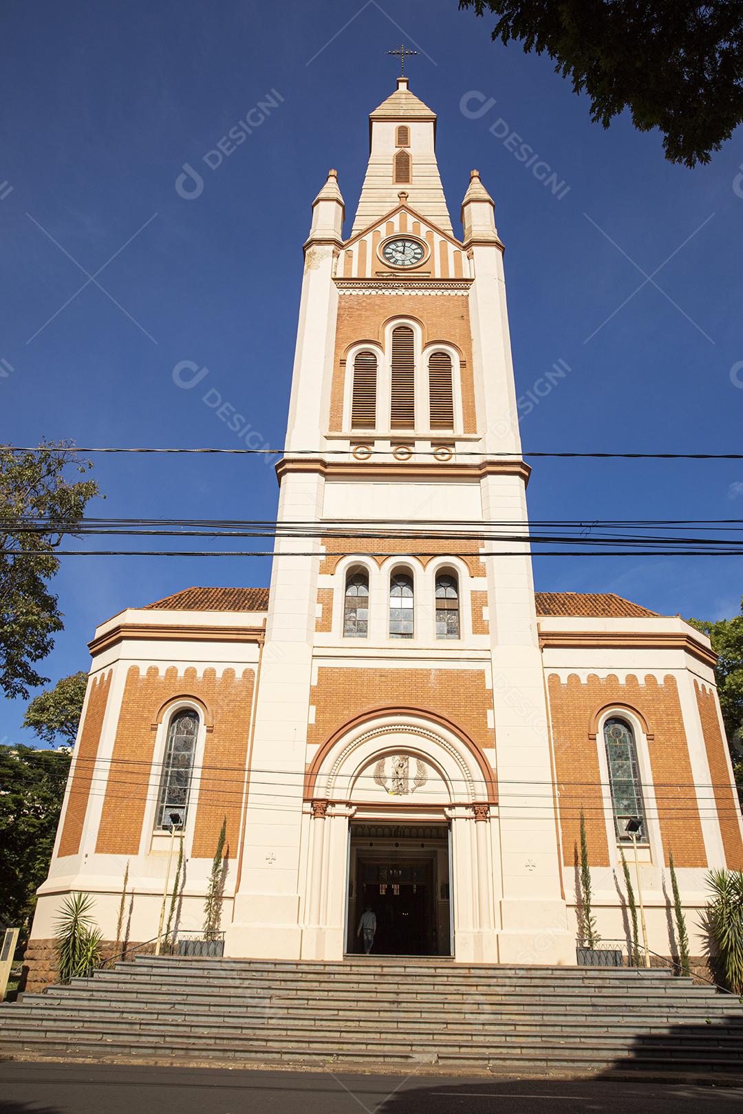 Catedral Metropolitana de Ribeirão Preto São Sebastião, localizada no centro de Ribeirão Preto, estado de São Paulo.