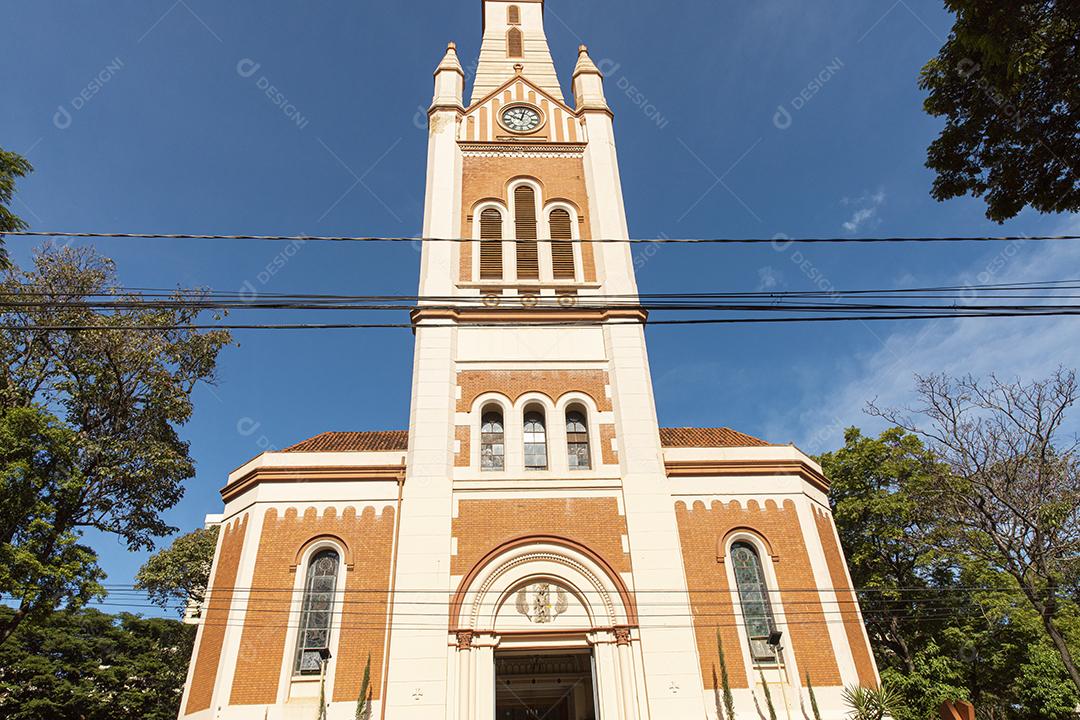 Catedral Metropolitana de Ribeirão Preto São Sebastião, localizada no centro de Ribeirão Preto, estado de São Paulo.