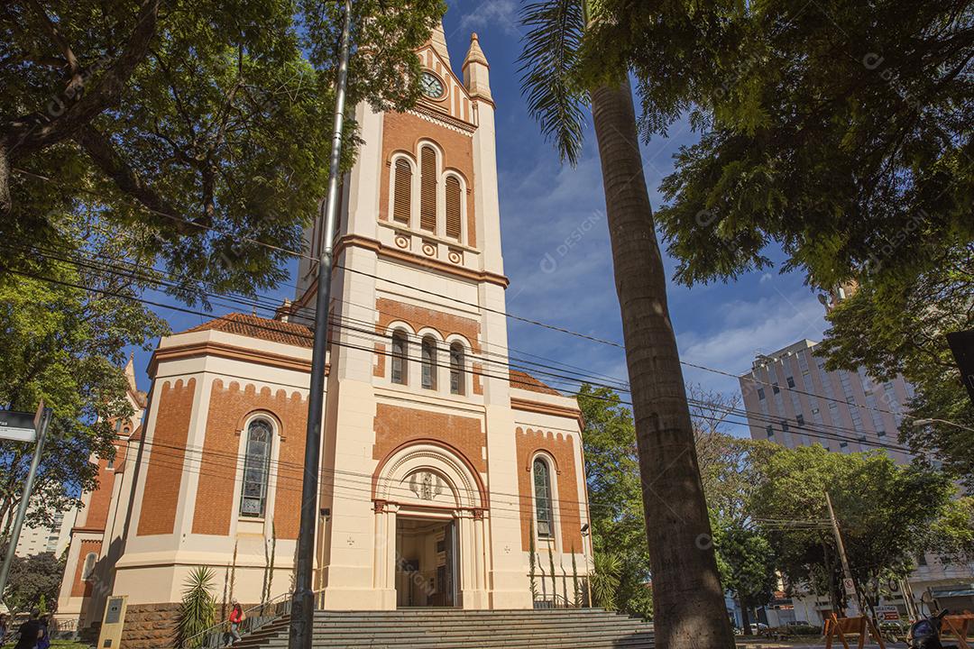 Catedral Metropolitana de Ribeirão Preto São Sebastião, localizada no centro de Ribeirão Preto, estado de São Paulo.