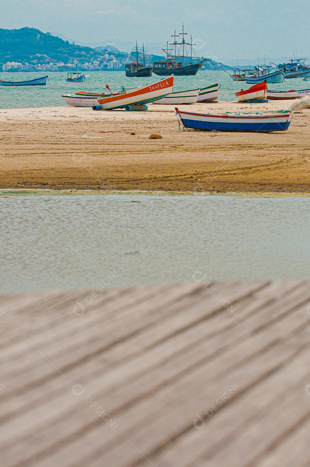 Navios navegando sobre mar praia paisagem
