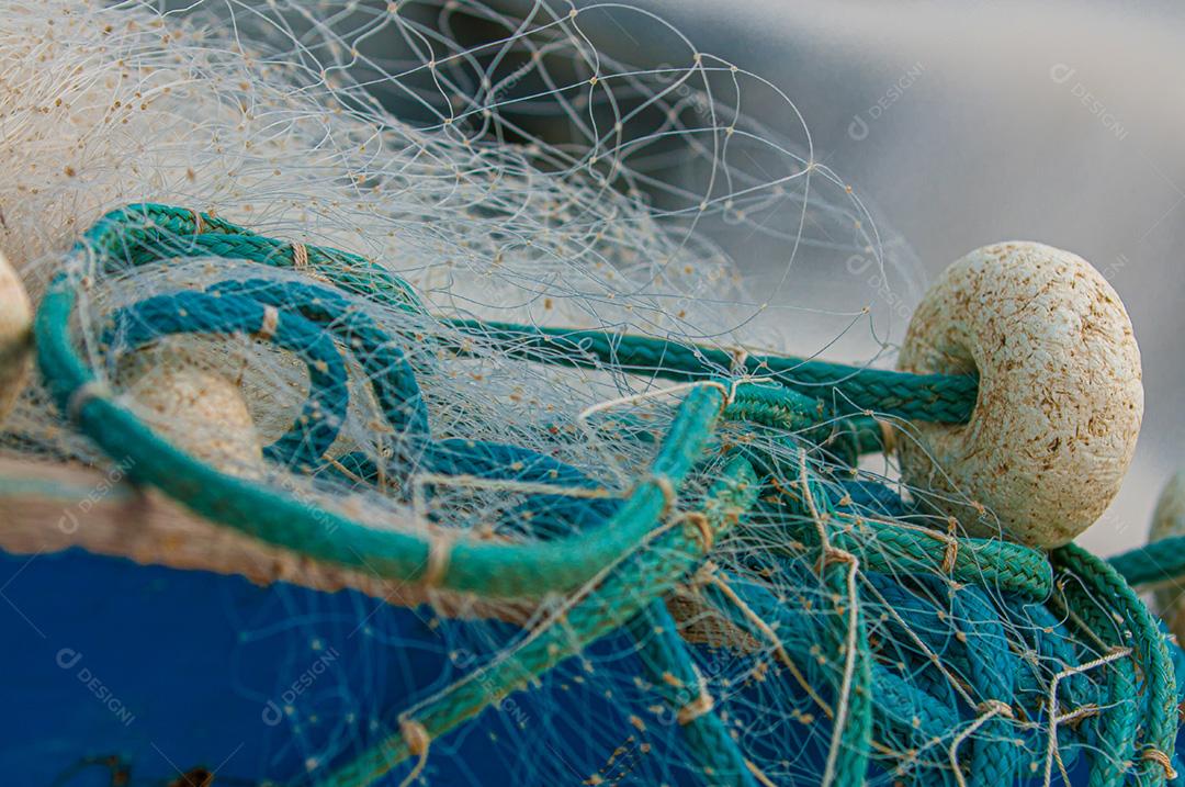 linha de pesca em barco que esta esperando a maré na praia de Requenguela, Icapuí, Ceará