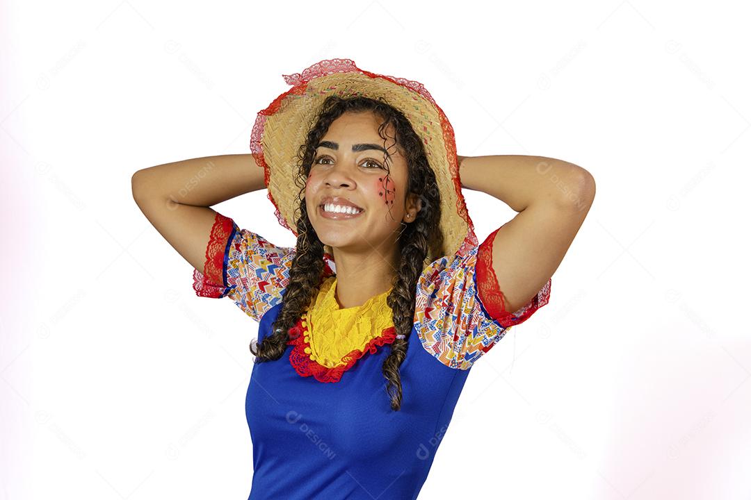 Mulher com roupa de festa junina e chapéu