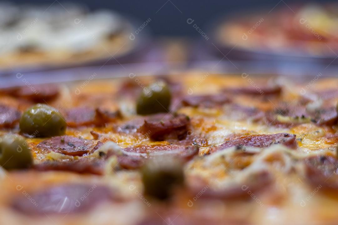 Pizza de calabresa com cebola