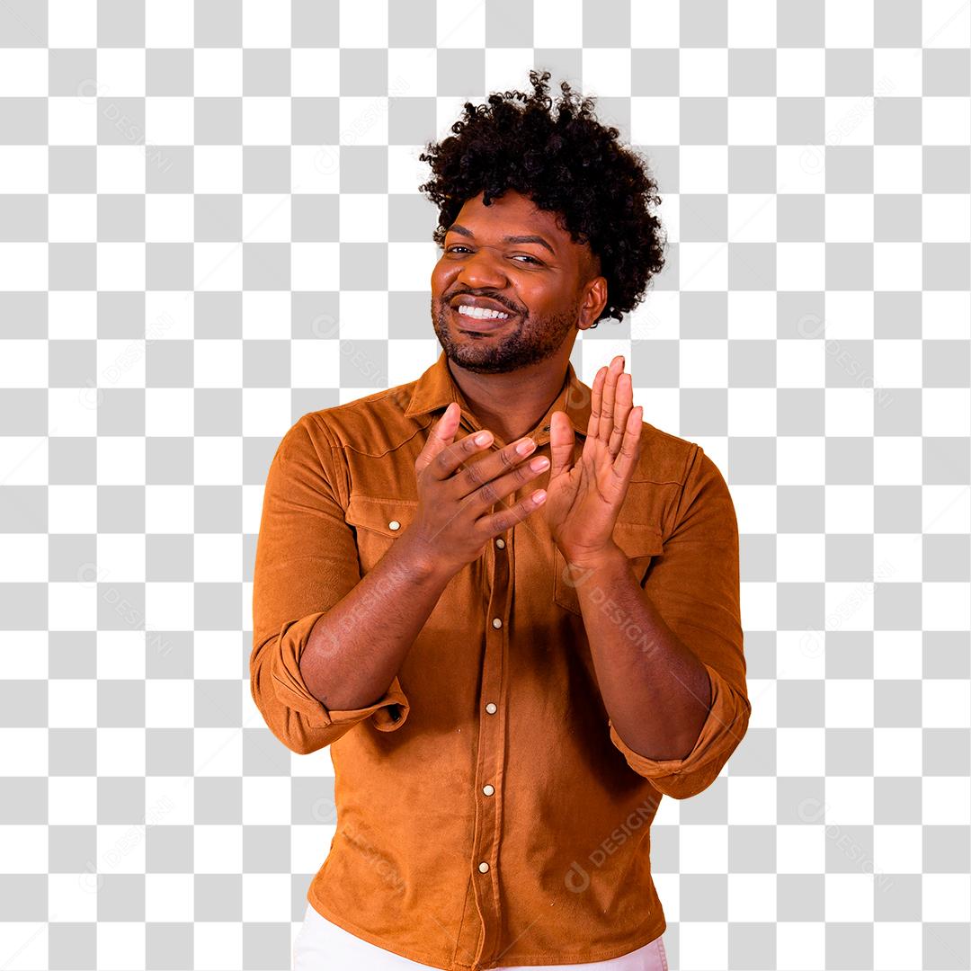 Jovem moreno sorrindo e batendo palmas, dizendo parabéns com aplausos