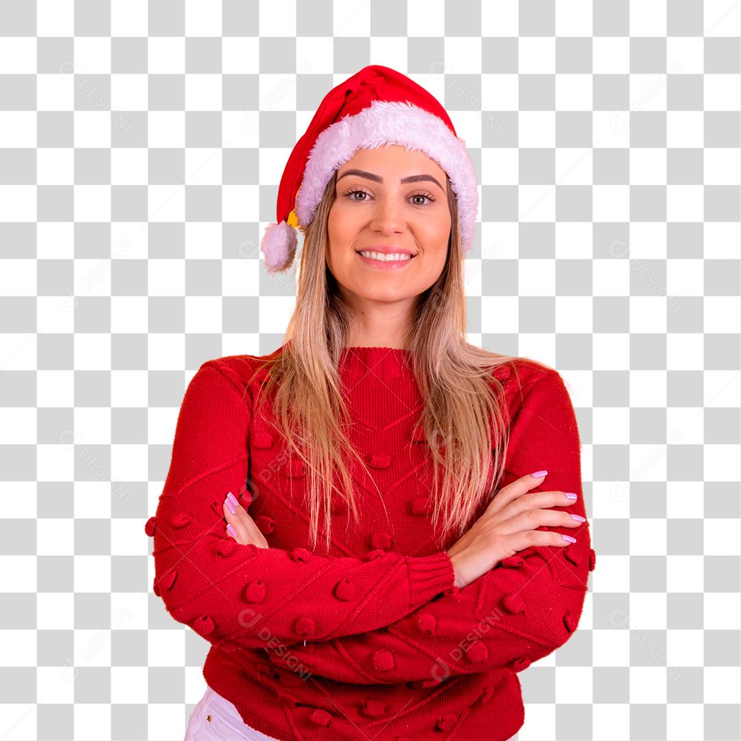 Mulher loira sorridente com um chapéu de papai noel com os braços cruzado