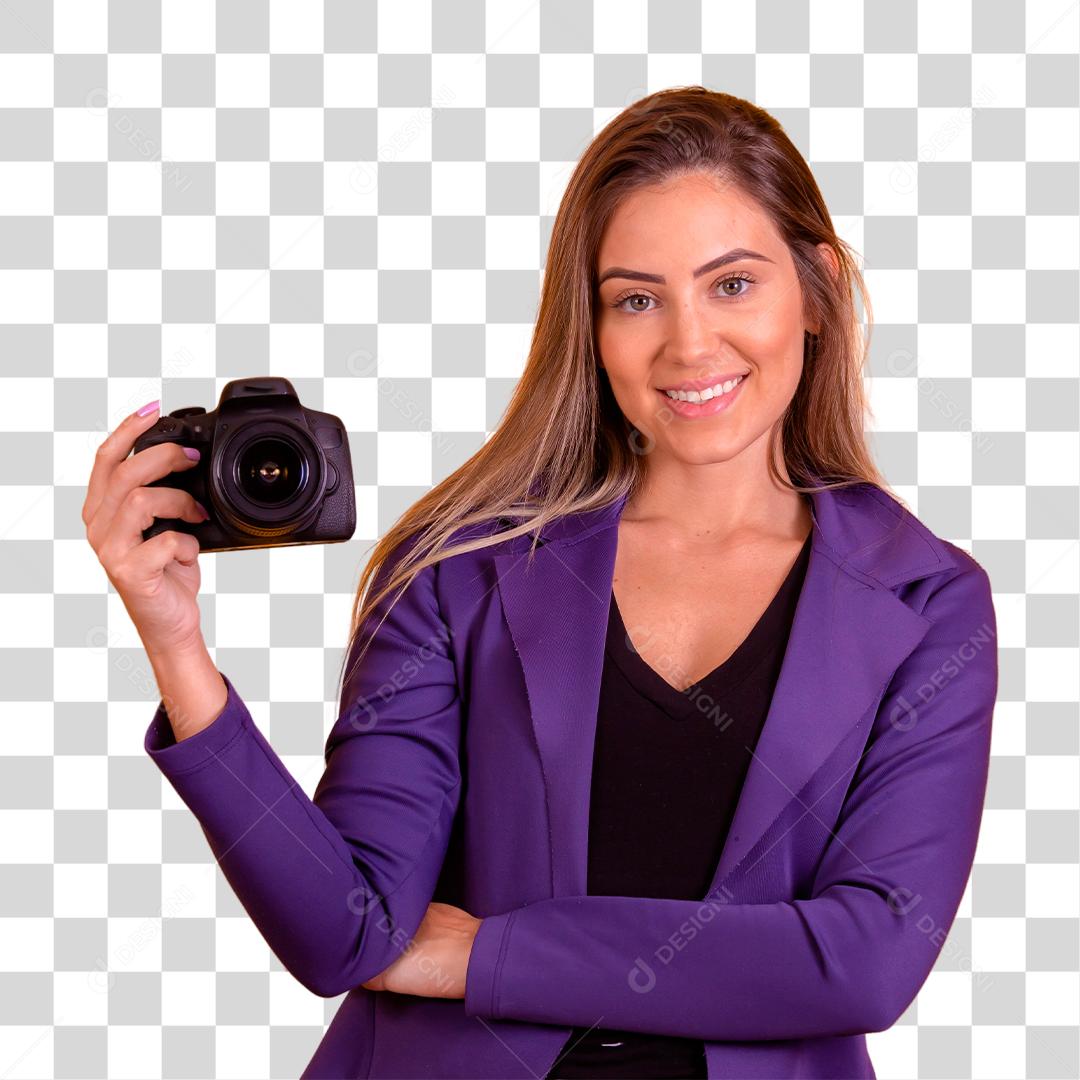 Mulher loira segurando uma câmera fotográfica
