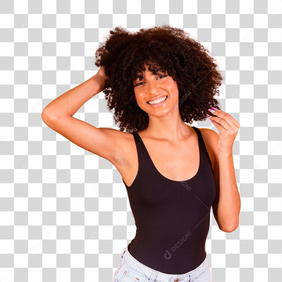 Mulher afro com cabelo blackpower sorrindo