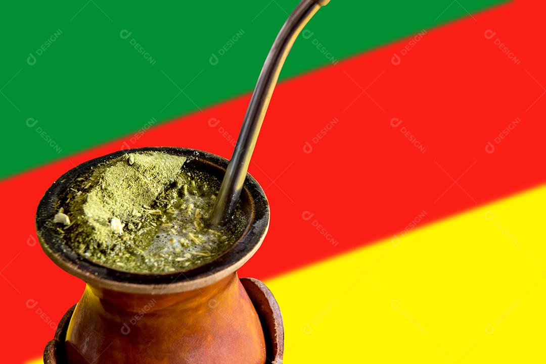 Yerba mate, tradicional chimarrao mate tee com a cor da bandeira do estado