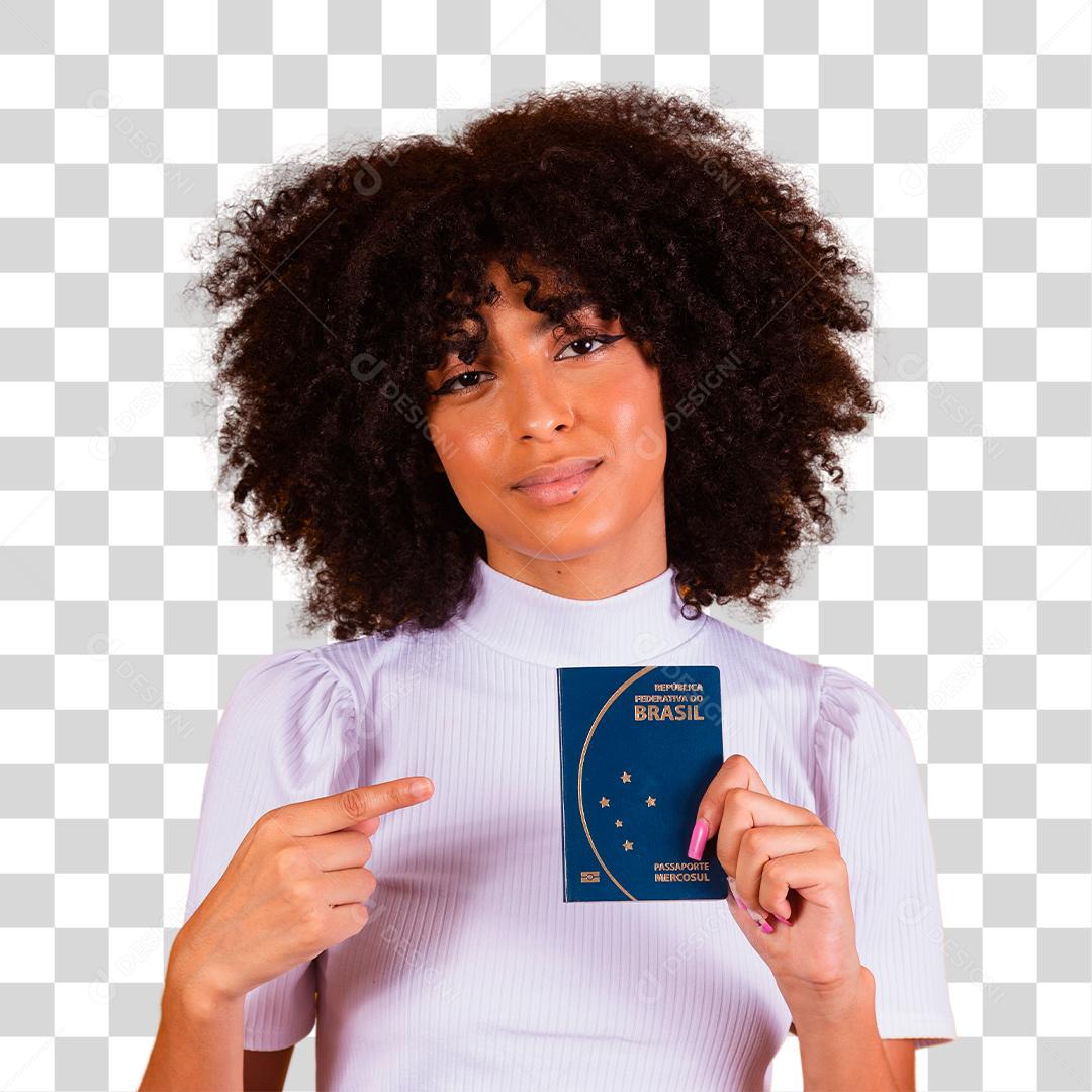 mulher afro segurando um passaporte brasileiro nas mãos