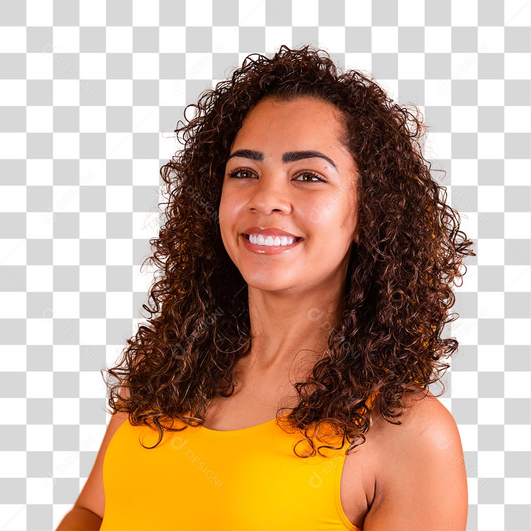 Mulher afro-americana com penteado afro e maquiagem glamourosa