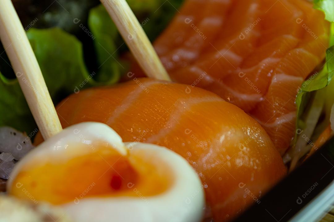 Prato de comida japonesa