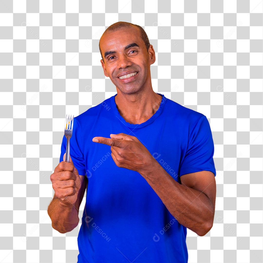 Homem com fome segurando um garfo