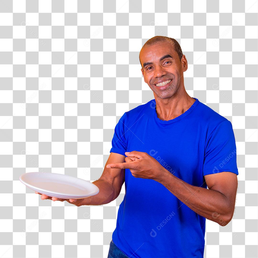 Homem afro segurando prato vazio