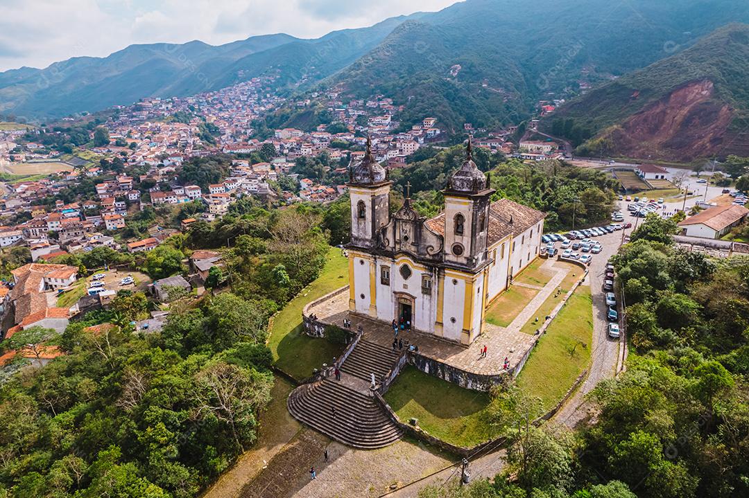Ouro Preto, Minas Gerais, Brasil. Vista aérea de uma cidade histórica brasileira. Paisagem da cidade.
