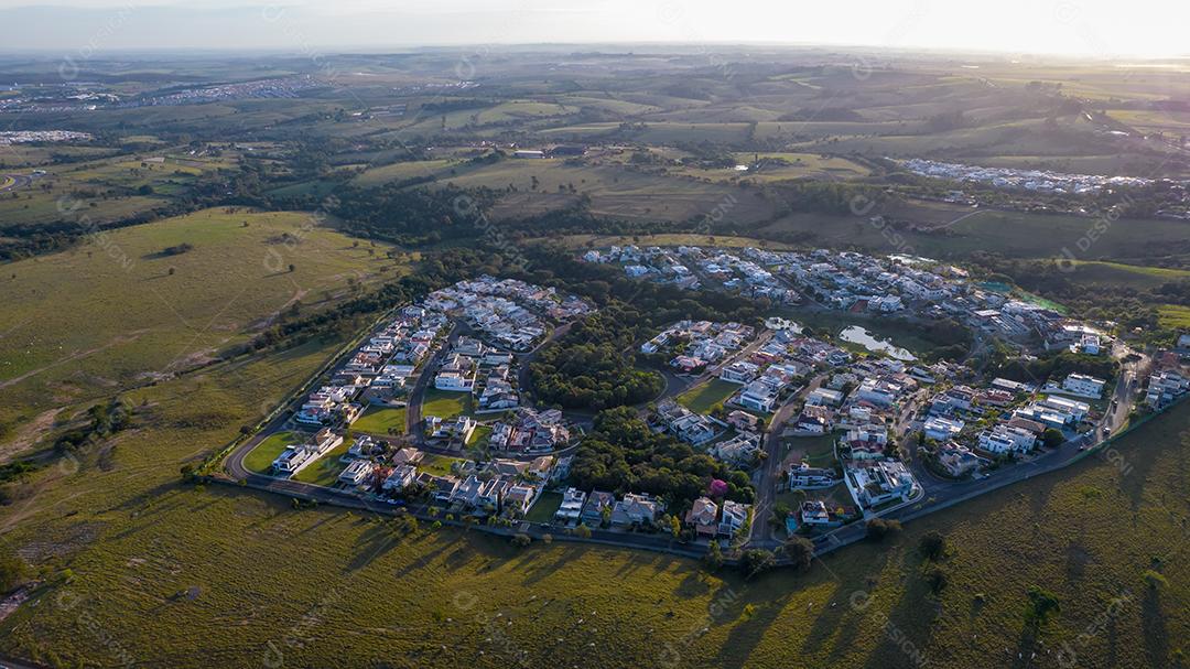 lindas casas modernas em condomínio fechado em Indaiatuba, São Paulo, Brasil. Casas residenciais. Vista aérea