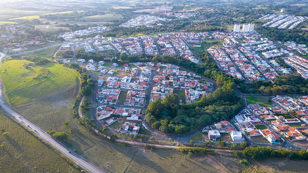 lindas casas modernas em condomínio fechado em Indaiatuba, São Paulo, Brasil. Casas residenciais. Vista aérea