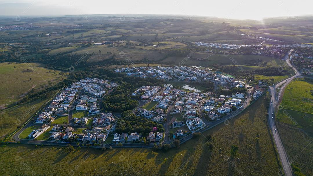 lindas casas modernas em condomínio fechado em Indaiatuba, São Paulo, Brasil. Casas residenciais. Vista aérea