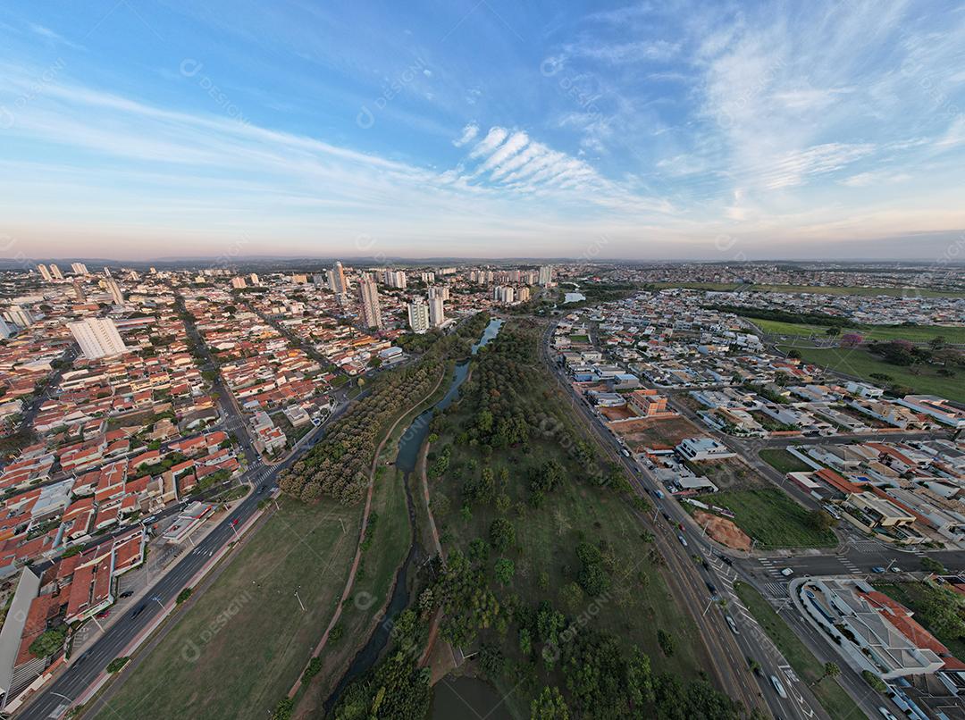 lindas casas modernas em condomínio fechado em Indaiatuba, São Paulo, Brasil. Casas residenciais. Vista aérea