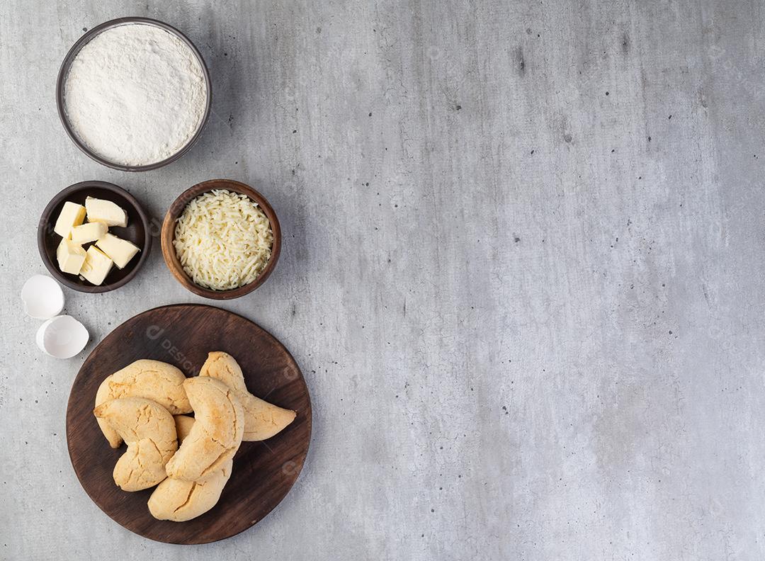 Chipas, pão de queijo típico da América do Sul com ingredientes