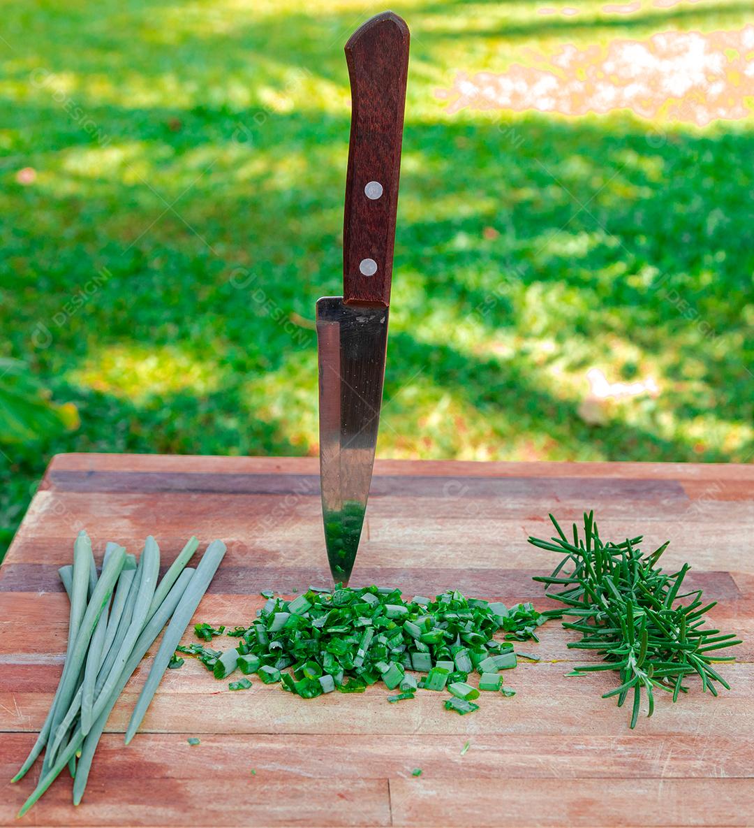 Faca tabua de madeira alecrim cheiro verde