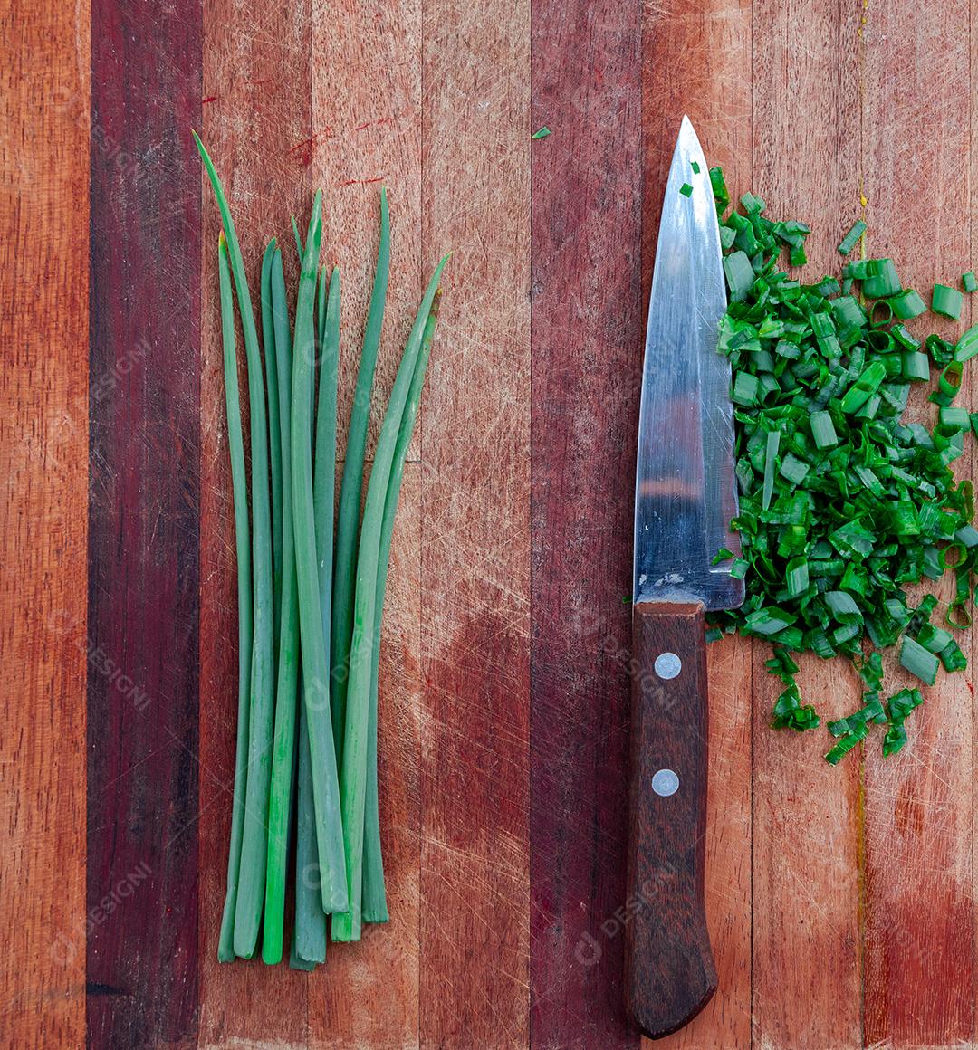 Faca tabua de madeira alecrim cheiro verde