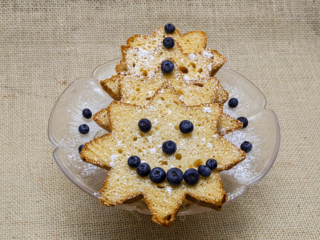 Biscoito enfeitado comida sobre uma mesa