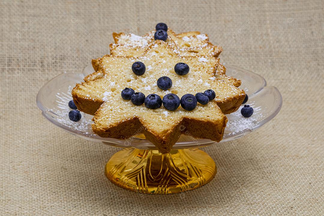 Biscoito enfeitado comida sobre uma mesa