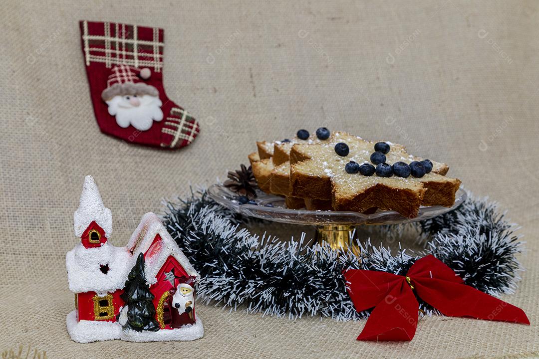 Biscoito enfeitado comida sobre uma mesa