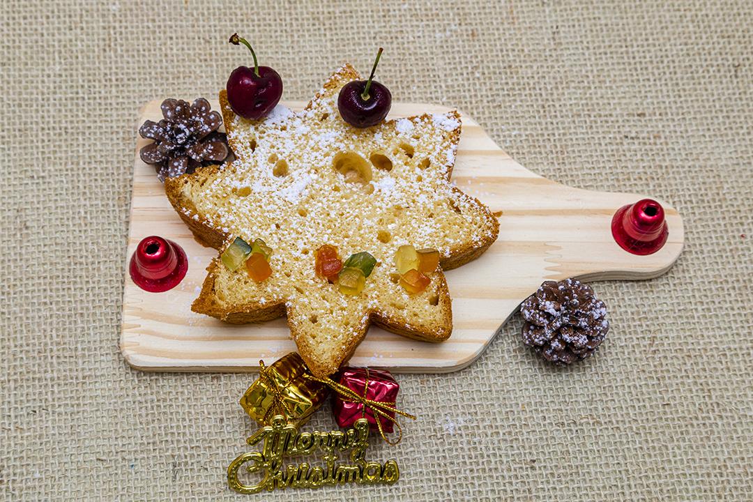 Biscoito enfeitado comida sobre uma mesa